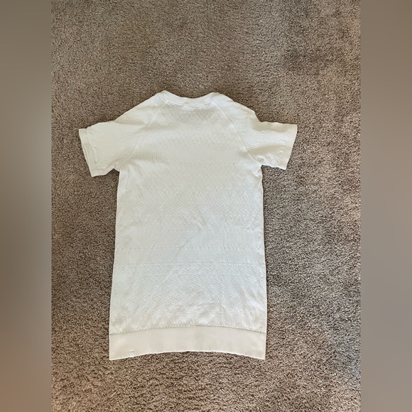 lululemon restful short sleeve size 6 - Picture 5 of 6